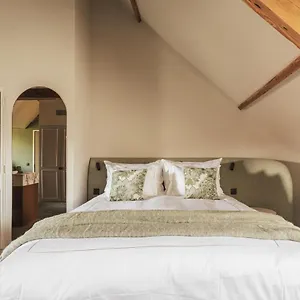Raphaelles Boutique Bed & Breakfast